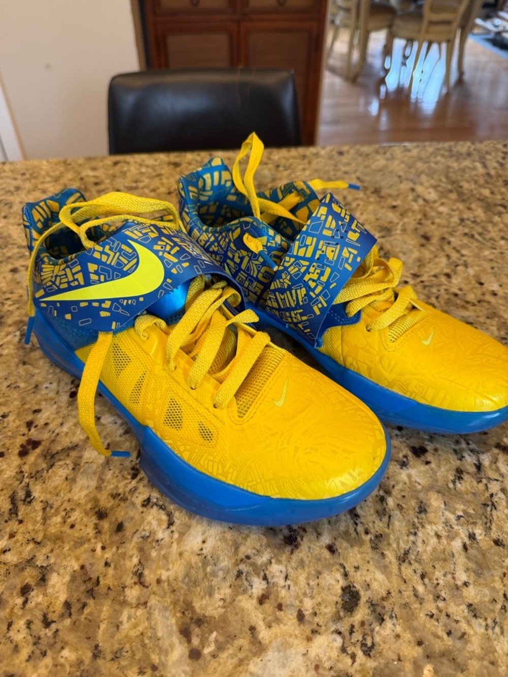 Men’s Zoom KD4! Worn once!!